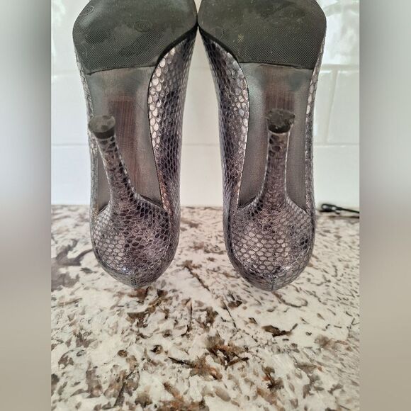 Stuart Weitzman gray silver snake print leather heels flats size 7 - Picture 10 of 11